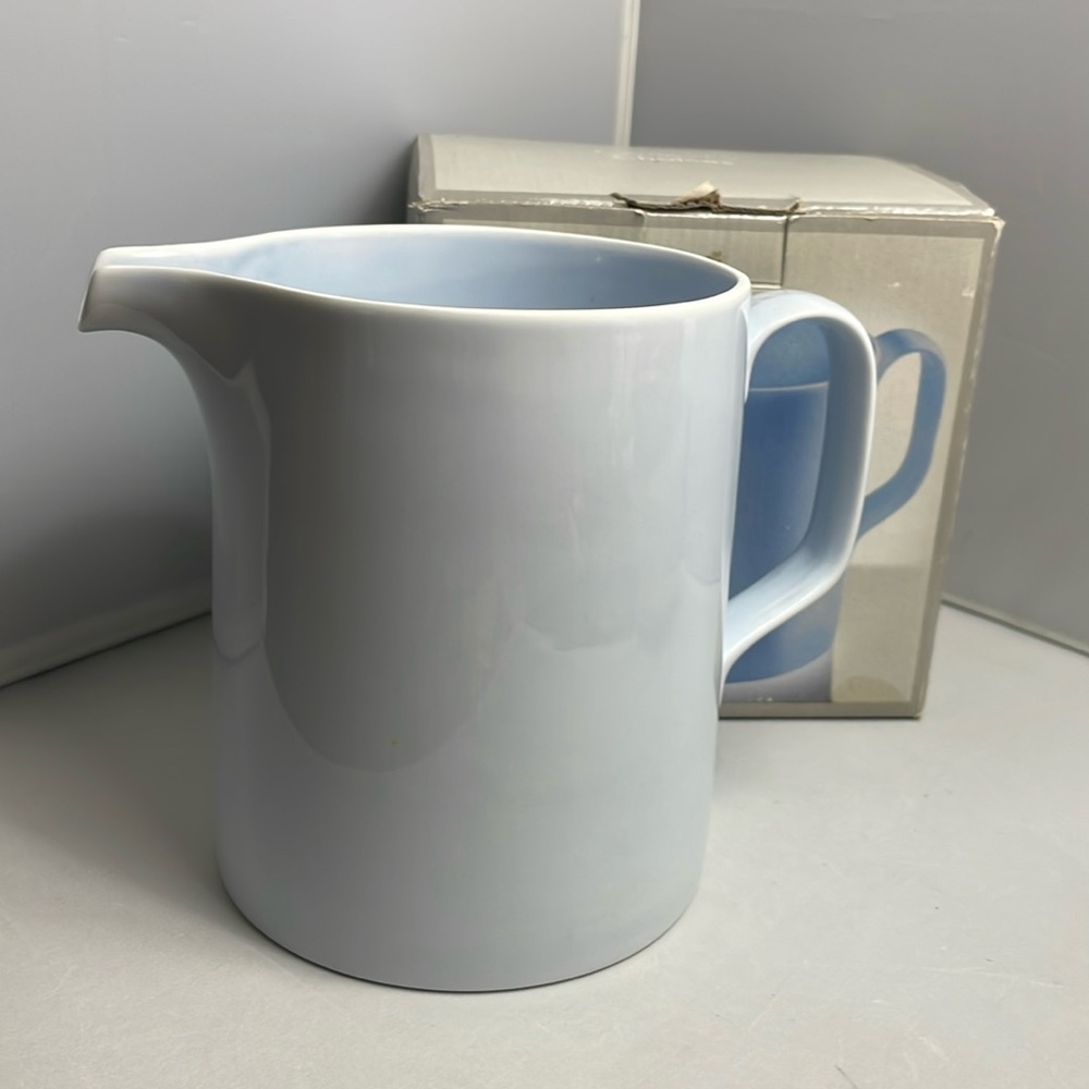 Portmeirion Choices Blue Jug 2‎ Pint or 48 oz Milk Pitcher Open Box
